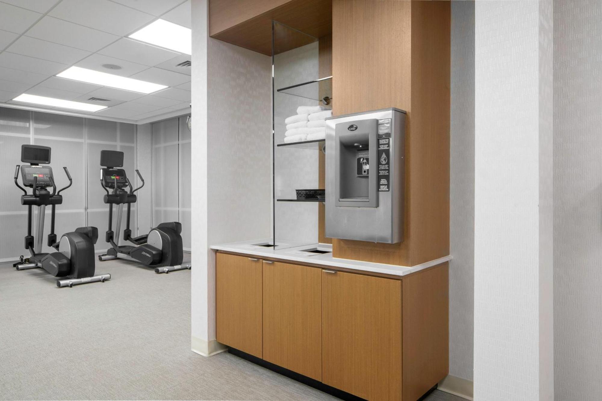 Springhill Suites By Marriott Raleigh אייפקס מראה חיצוני תמונה