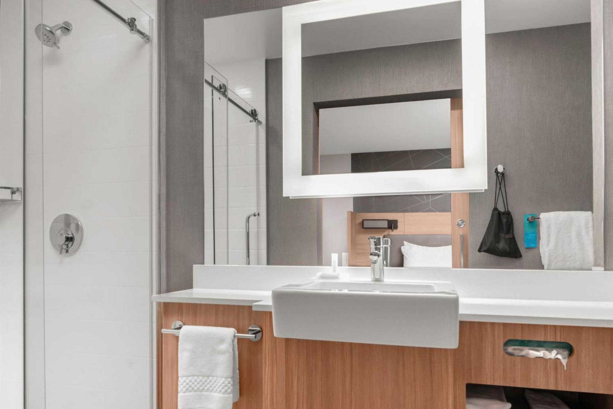 Springhill Suites By Marriott Raleigh אייפקס מראה חיצוני תמונה